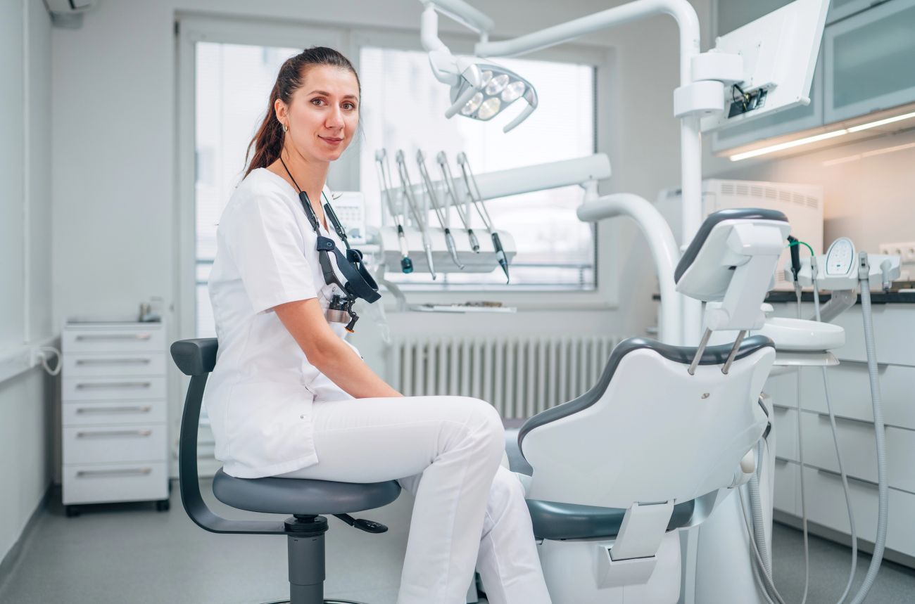 Dlaczego pacjenci z UK tak czesto lecza sie stomatologicznie w Polsce